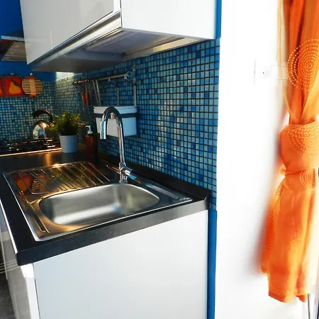 Holiday home Lovely Blue Subway A Easy To Get Center Rome