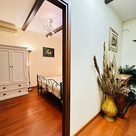 Via Veneto Lulus Apartment