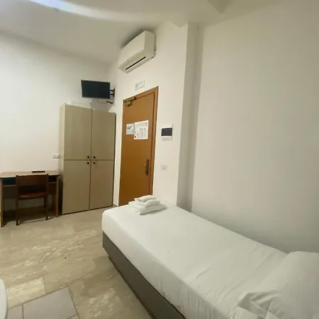 Hotel Casa Per Ferie Santa Maria Alle Fornaci 3*