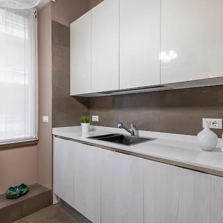 1 - Elegante Con Terrazzo Apartment *