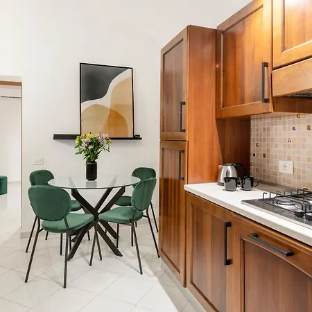 White Flat Sanniti Apartment *