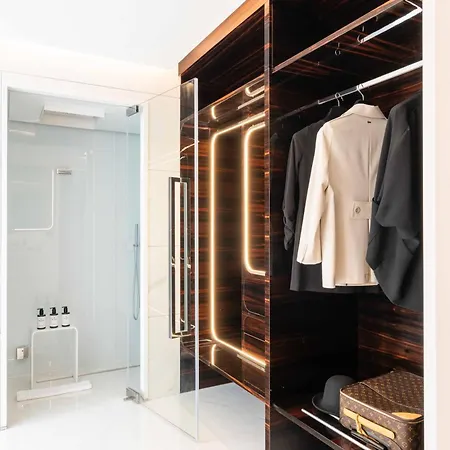 Hotel Romeo 5*