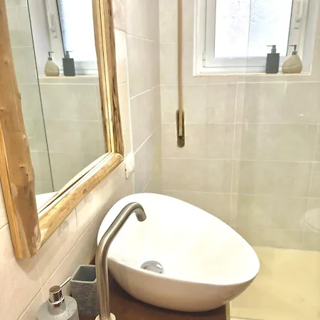 Dude House - Spacious New Flat Near Metro A Station Apartment Rome