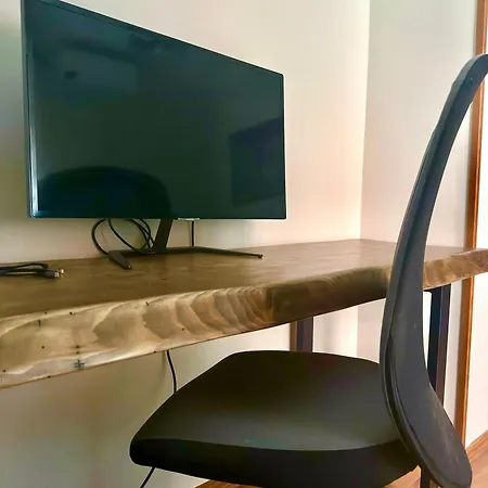Dude House - Spacious New Flat Near Metro A Station Apartment *