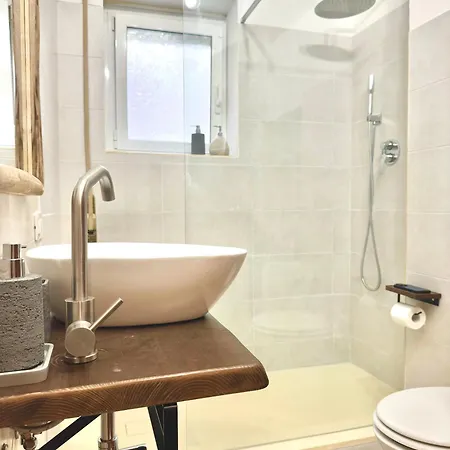 Apartment Dude House - Spacious New Flat Near Metro A Station