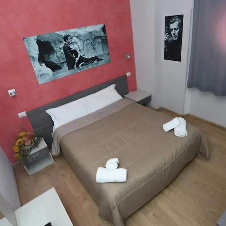 Palace King Of Bed & Breakfast *
