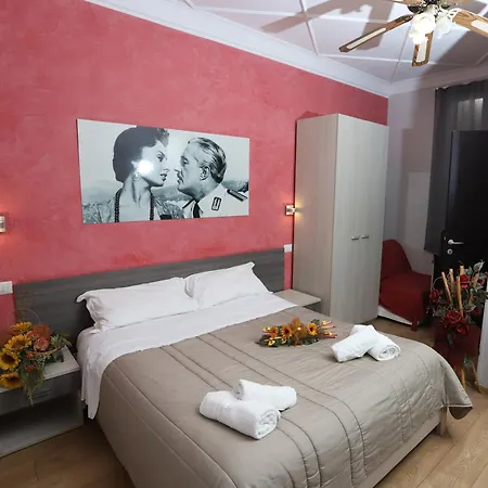 Palace King Of Bed & Breakfast *