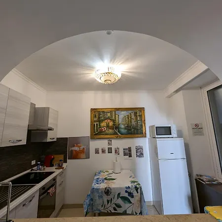 Roomz Romestay *
