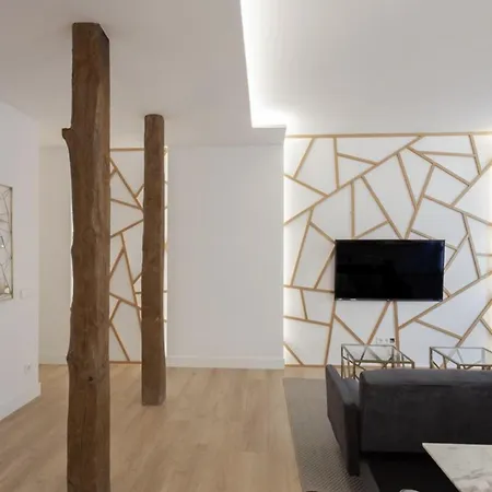 Elegant Retreat In City Center *