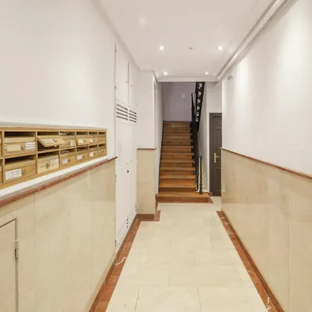 Apartment Elegant Retreat In City Center