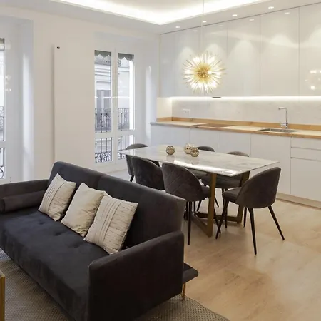 Elegant Retreat In City Center Rome