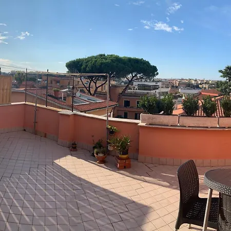 Mazzoni Suite, Panoramic Terrace And Comfort Apartment Rome