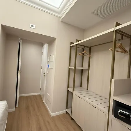 Lumi Hotel Rome