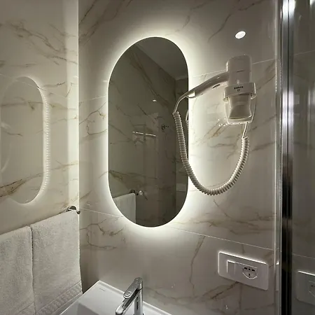 Lumi Rome