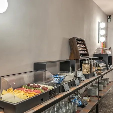 麦迪逊酒店