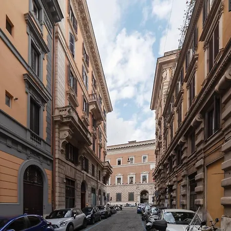 Apartment Bartolomeo De' Vaccinari - Fromhometorome *