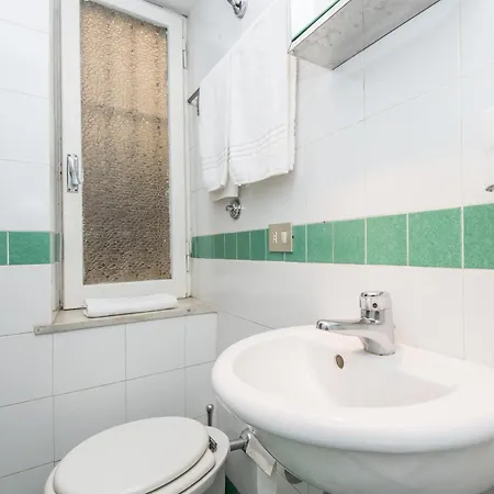 Spacious 2br In The Historic Center Rome