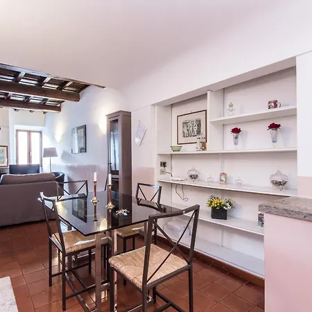 Spacious 2br In The Historic Center Apartment Rome