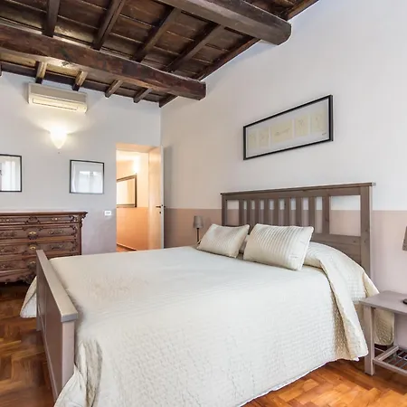 Spacious 2br In The Historic Center * Rome