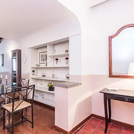 Spacious 2br In The Historic Center Apartment
