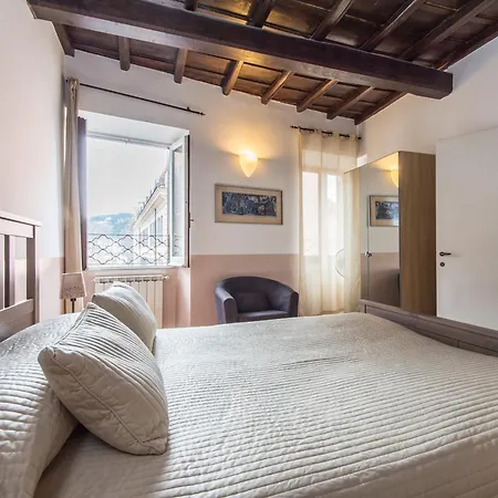 Spacious 2br In The Historic Center Apartment Rome