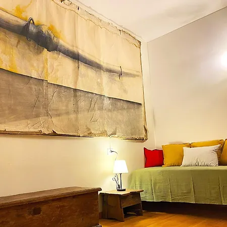 Trastevere Advenida Rome