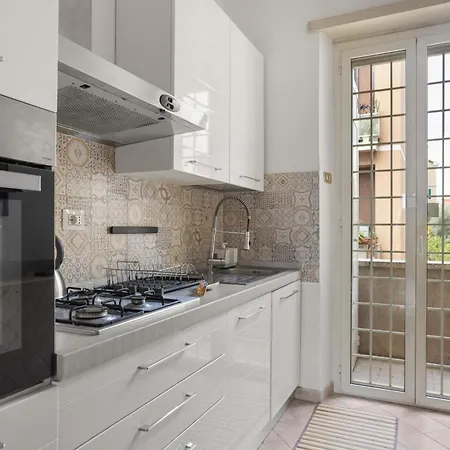 Apartment Maison G - New Design With Balcony Rome