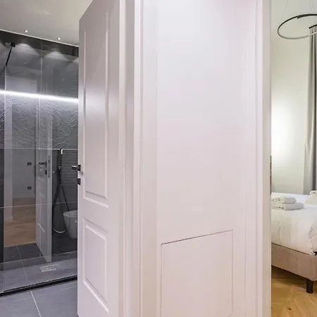 Luxury Near San Pietro Apartment *