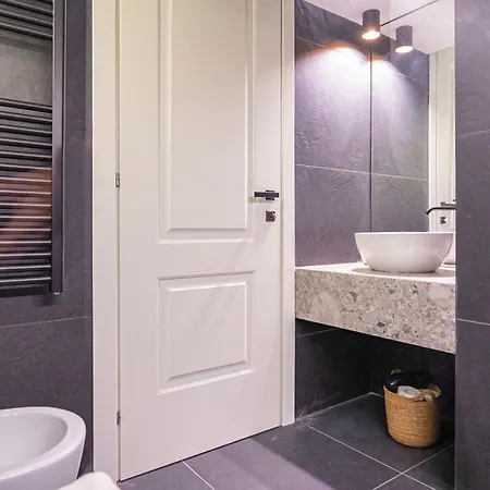 Apartment Luxury Near San Pietro