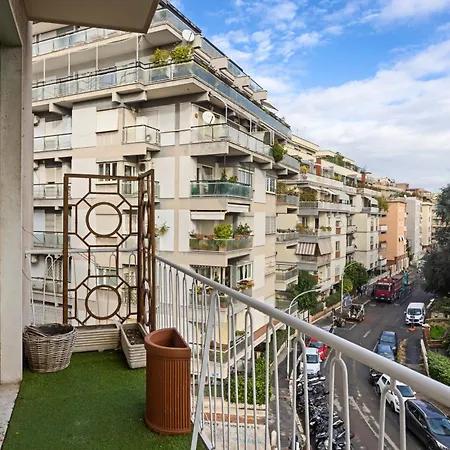 Maison G - New Design With Balcony Apartment