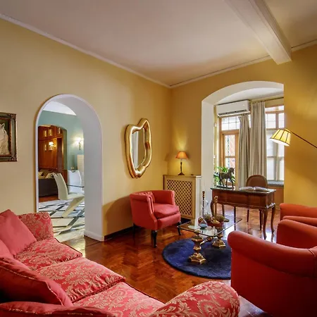 Condotti Boutique 4*