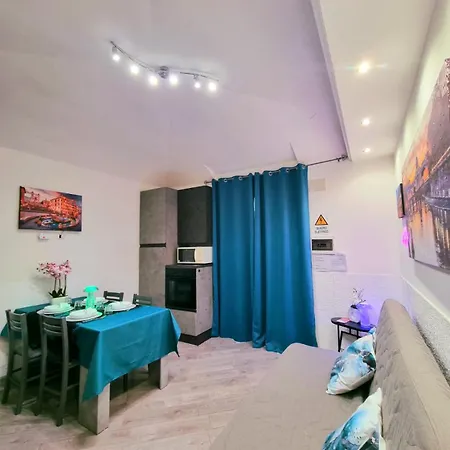 Cmhouselove Alessandrino Vicino Metro C Apartment