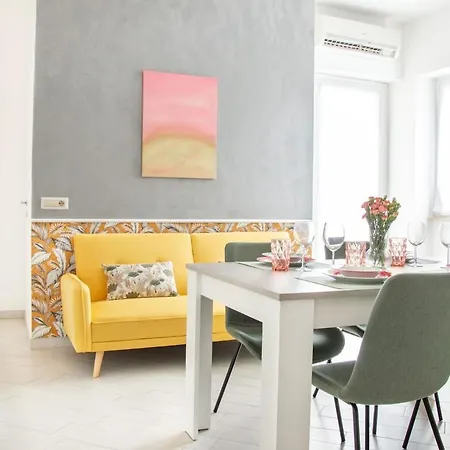 Three-bedroom With Private Terrace - Anagnina *