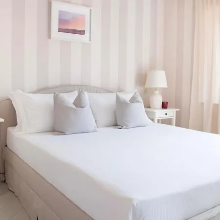 Three-bedroom With Private Terrace - Anagnina Apartment Rome