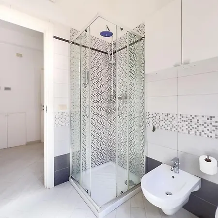 Three-bedroom With Private Terrace - Anagnina Apartment Rome