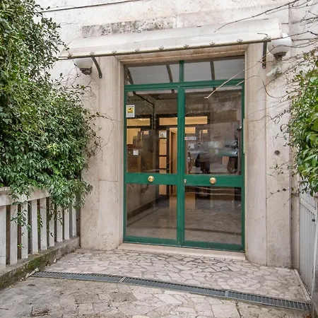Rhome311 - Vatican Apartment *
