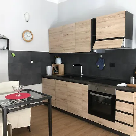 Apartment La Casa Nel Cortile *
