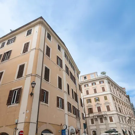 Casa Parlamento, Al Centro Di *