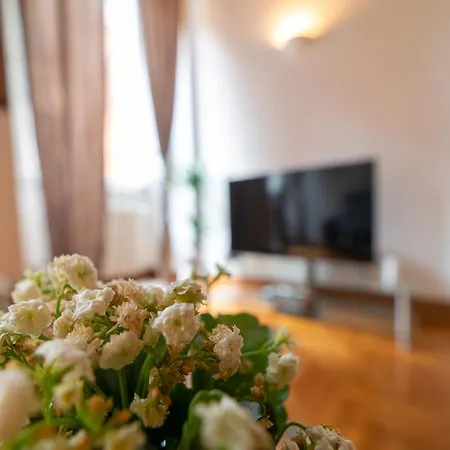 Apartment Casa Parlamento, Al Centro Di Rome
