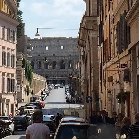 Colosseum Loft * Rome