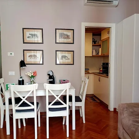 Colosseo Exclusive Elegant Apartment Rome