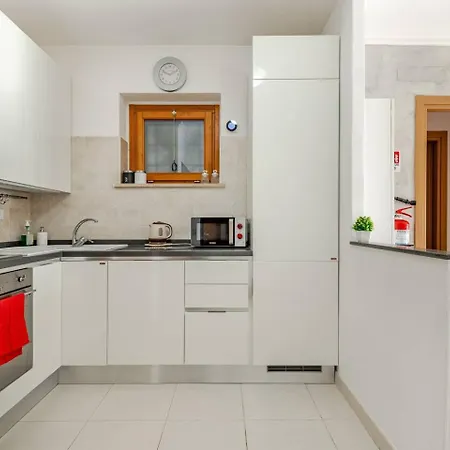 Laurentina House, Accogliente Bilocale A Sud Roma