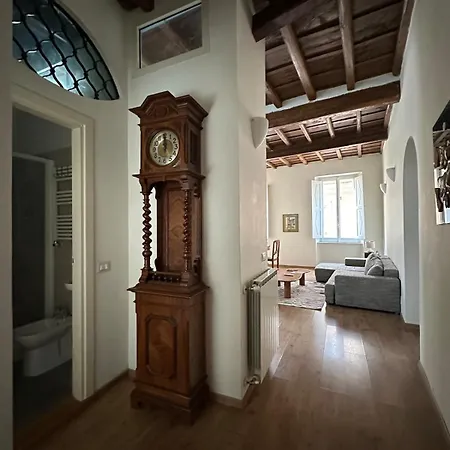 Apartment Artist In The Heart Of Trastevere *