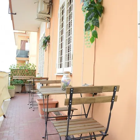 Joy House - Vaticano