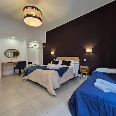 Iaio Luxury Πανσιόν *
