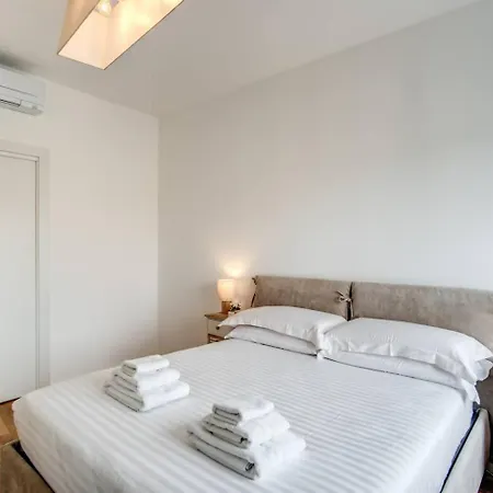 Naos Close Popolo Square Apartment *