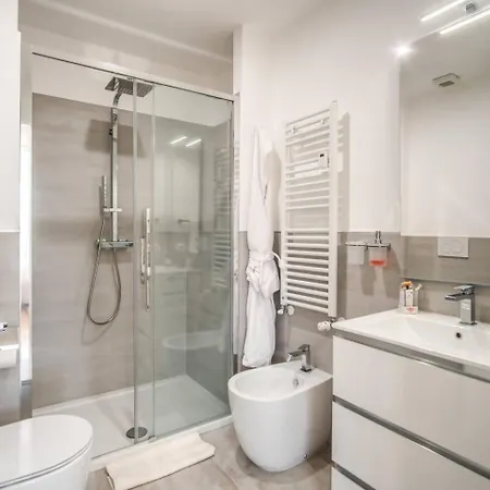 Apartment Naos Close Popolo Square