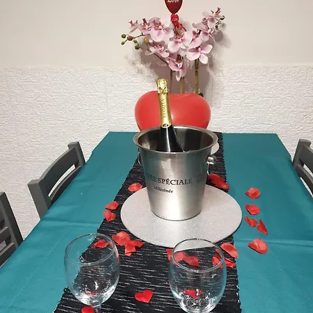 Cmhouselove Alessandrino Vicino Metro C Apartment *