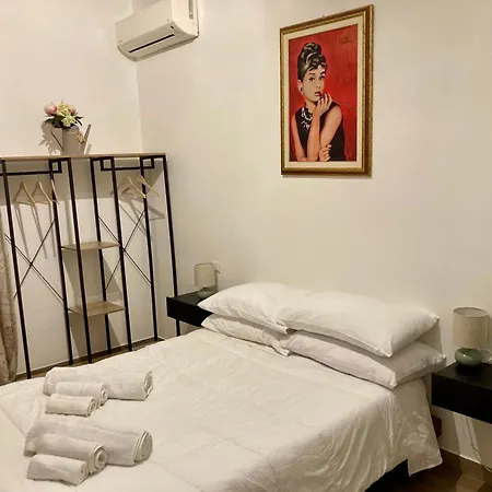 Apartment Trastevere Garibaldi 14 Rome