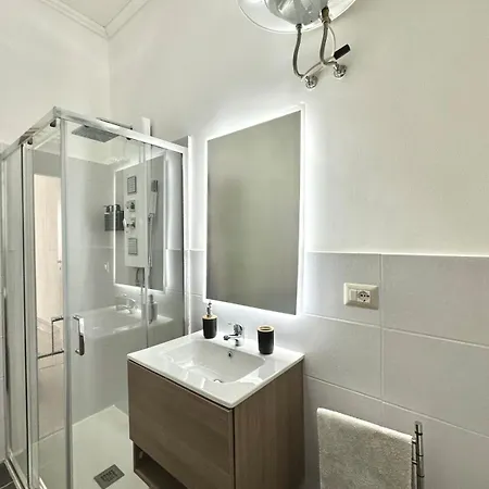 Rhome Apartment *